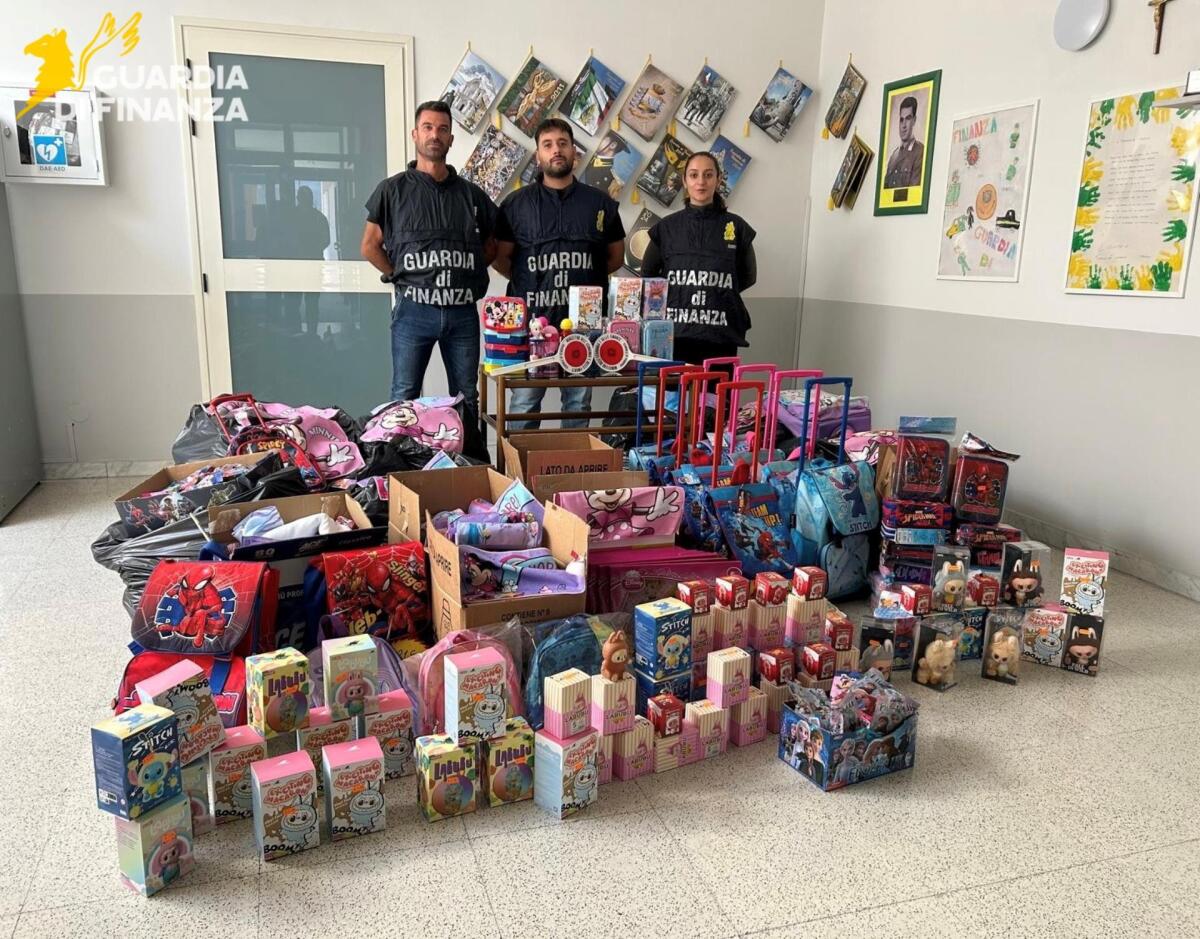 Guardia di finanza sequestra a Montella 1.478 prodotti a marchio "Disney", contraffatti e di scarsa qualità. - 