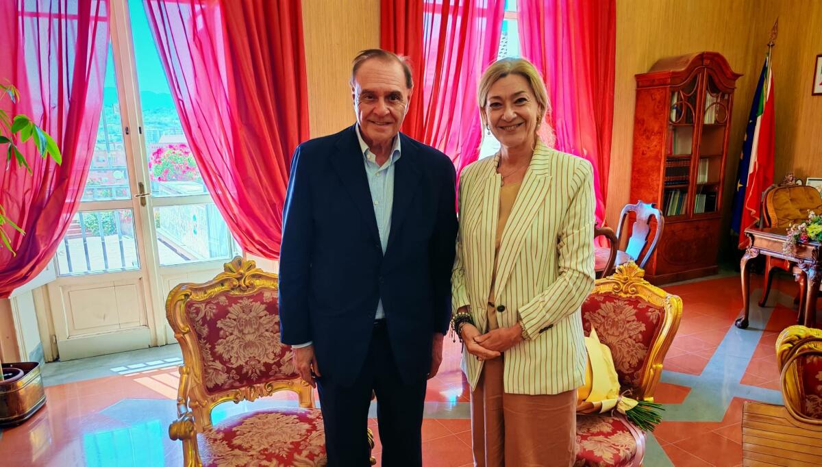 Incontro istituzionale tra il sindaco Mastella e la direttrice generale Asl Spinosa. - 