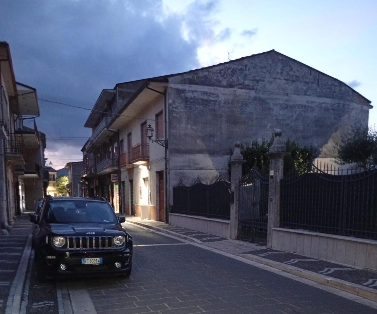 Cervinara. Via Carlo del Balzo e Via San Potito senza pubblica illuminazione. - 