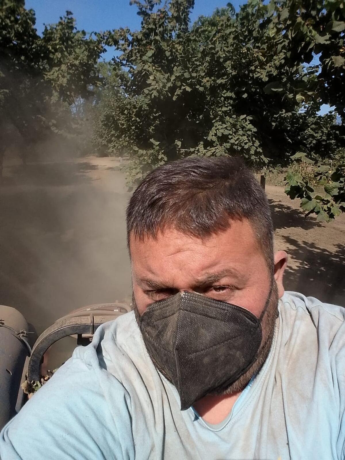 Tornare a casa dopo una giornata di lavoro nei campi e non potersi prendere cura di sé - 