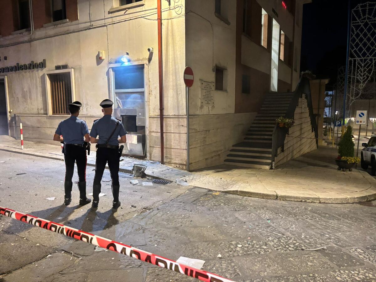 Troppe rapine,chiusura temporanea postamat in otto comuni irpini - 
