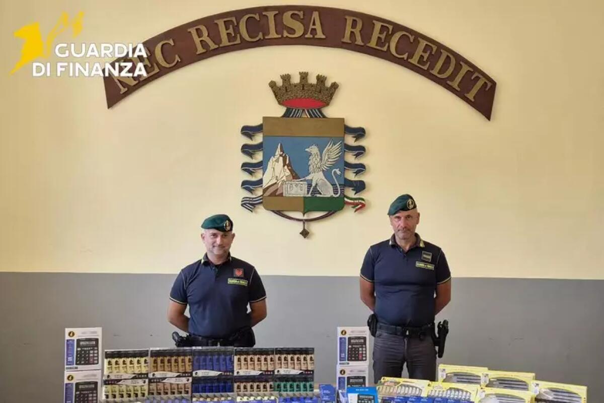 Guardia di finanza sequestra prodotti scolastici illegali. - 