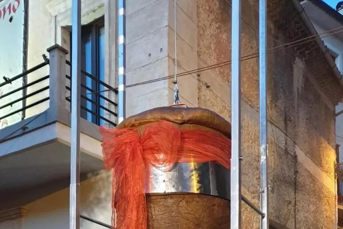 Un metro e 60 e 540 chili,  il babà dei record - 