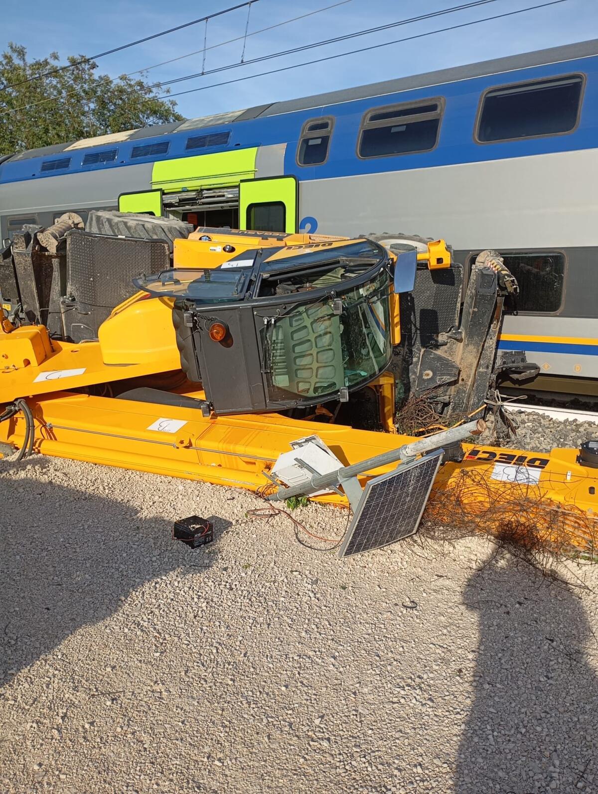 Gru sui binari, sospeso tratto linea regionale nel Beneventano - 