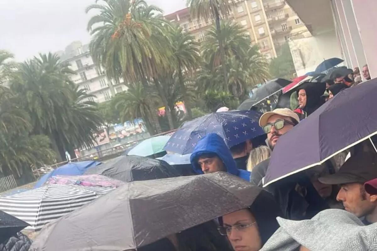 C'è un incidente stradale, in 300 esclusi da concorso a Napoli - 