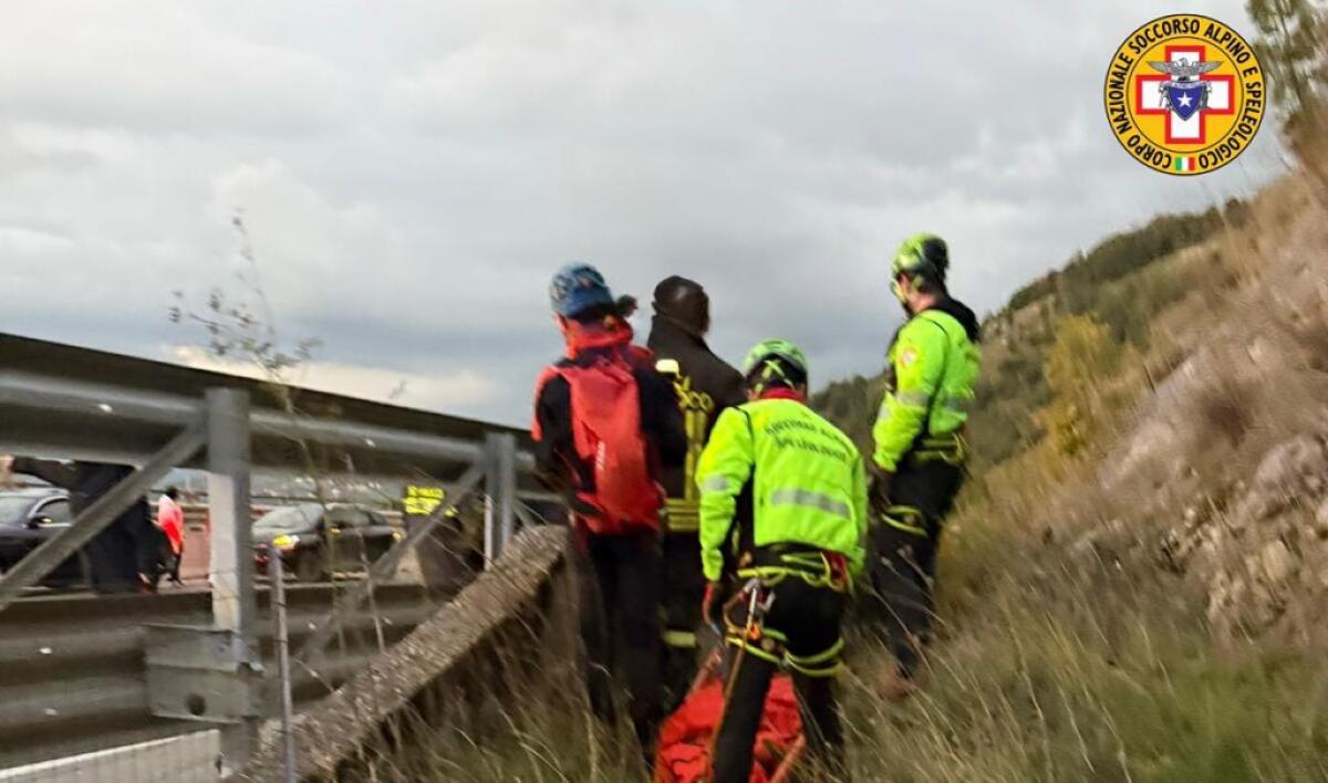 Salza Irpina, morto il giovane precipitato dal cavalcavia - 