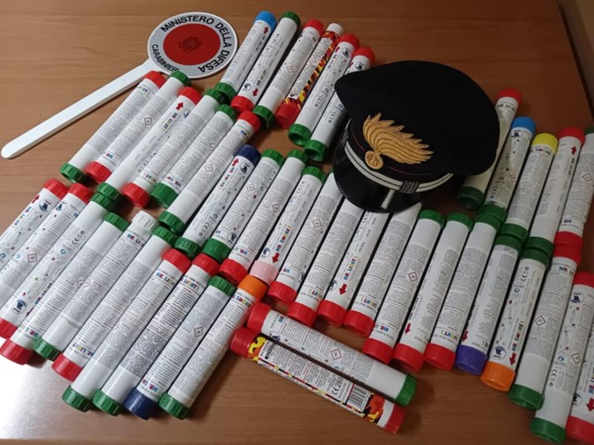 Apice. Sequestrati 47 fumogeni durante incontro di calcio di Prima Categoria. Denunciato un 24enne di Pannarano - 