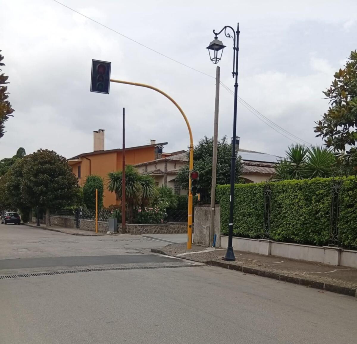 Cervinara. Bisogna rimettere in funzione impianto semaforico in via Rettifilo - 