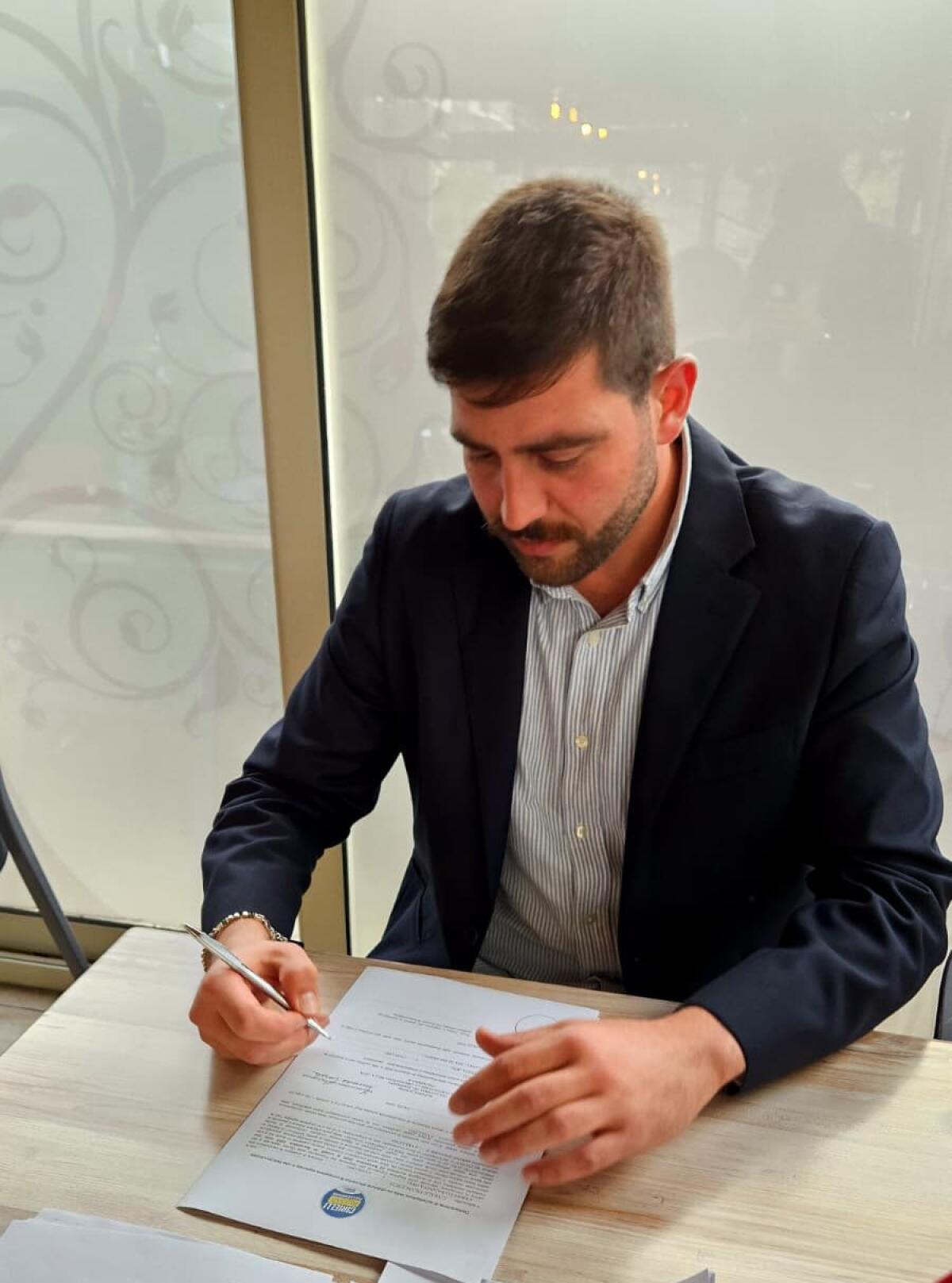 Cervinara. Francesco Casale candidato alle regionali. - 