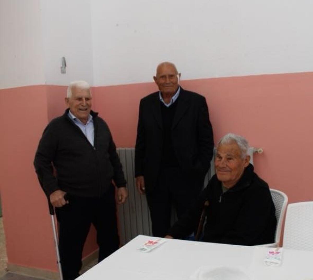 Il “Pranzo dei Nonni” a Bagnoli, frazione di Sant’Agata de’ Goti: un trionfo di emozioni e presenze. - 