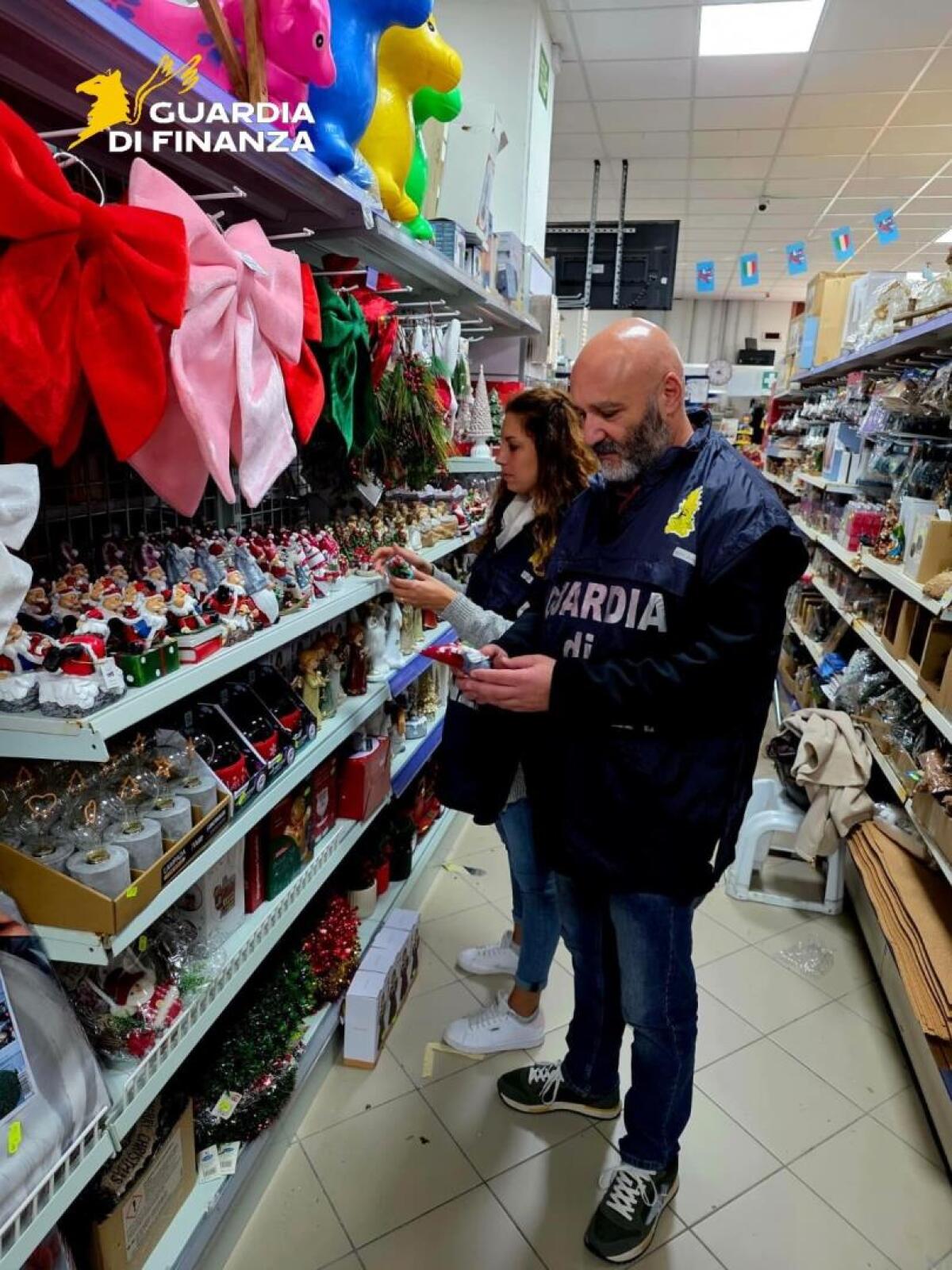 Airola e Montesarchio: sequestrati dalla Guardia di finanza migliaia di articoli contraffatti - 