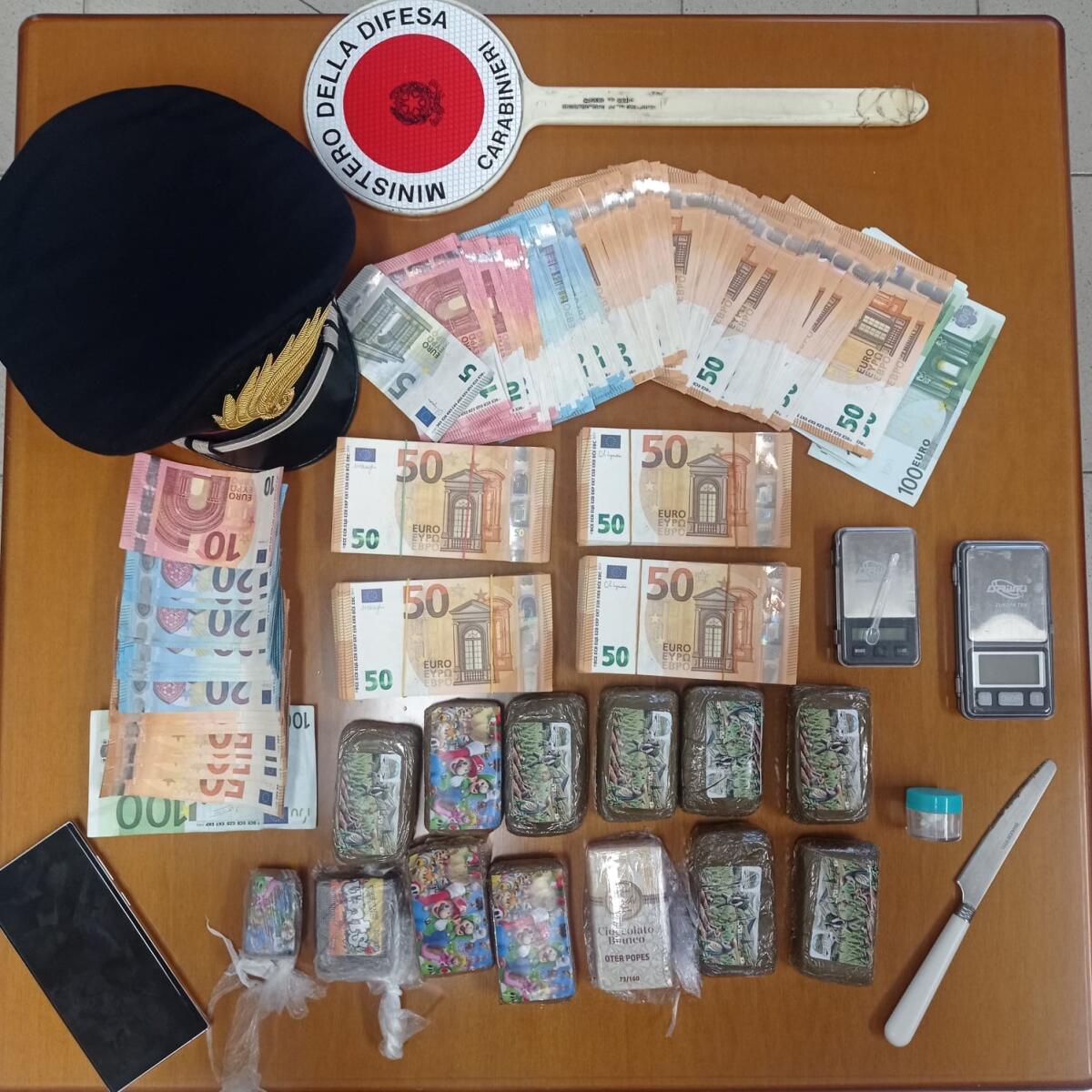 Trovato in possesso di un ingente quantitativo di droga e di circa 27 mila euro in contanti, in carcere un 32enne - 
