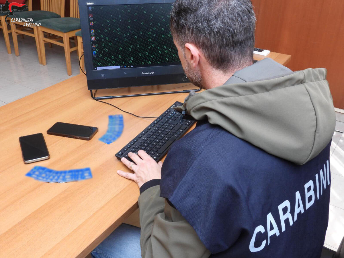 Vendita online di schede intestate fittiziamente, denunciato  un 45enne - 