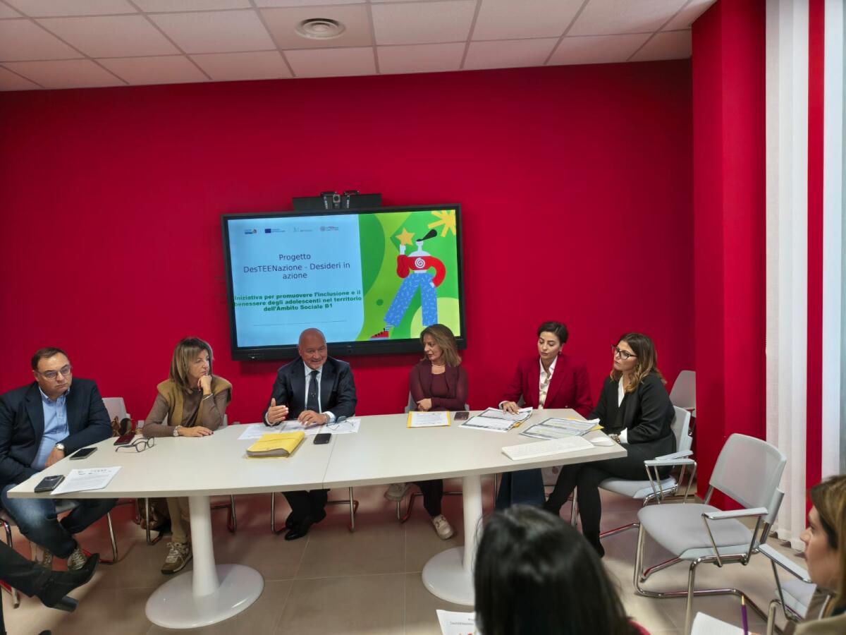 Entra nel vivo il progetto 'DesTEENazione – Desideri in azione': incontro con le scuole. - 