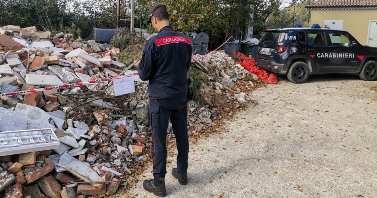 Ariano Irpino. Carabinieri denunciano una persona per deposito incontrollato di rifiuti in area vincolata. - 