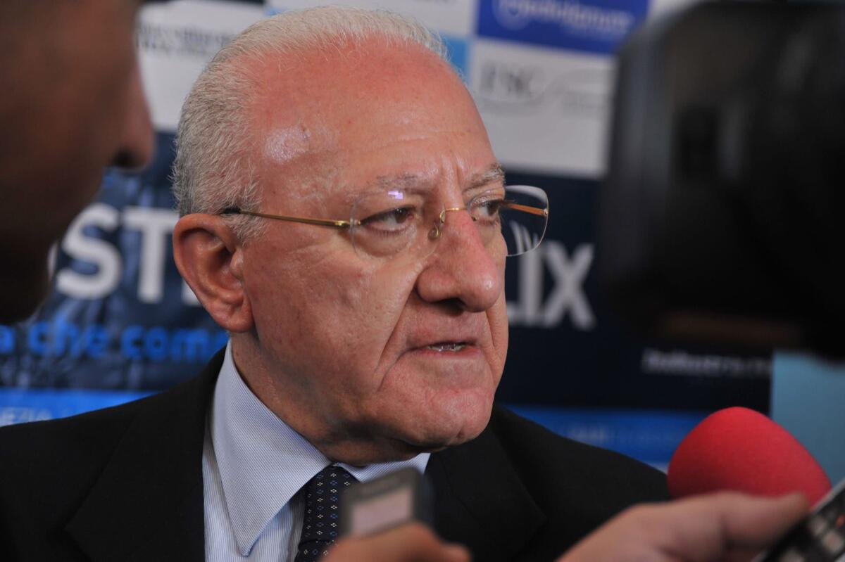  De Luca, 'auguri a candidati, campagna elettorale sia civile' - 