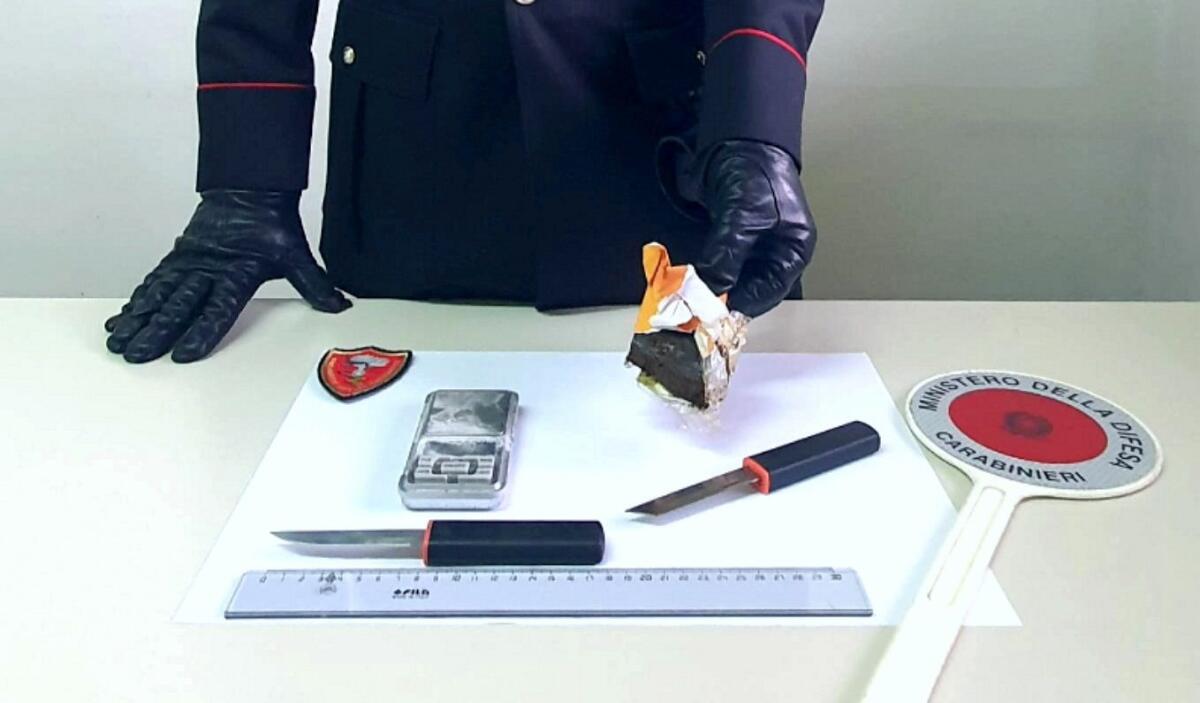 Giovane arrestato a San Bartolomeo in Galdo per spaccio di droga. - 