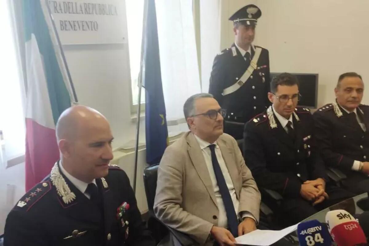 Strage di Paupisi: anche i figli colpiti in casa con una grossa pietra - 