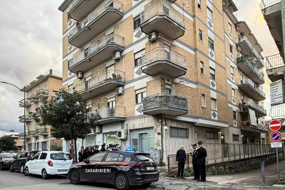 25enne uccide la sorella a coltellate e manda il video alla madre - 