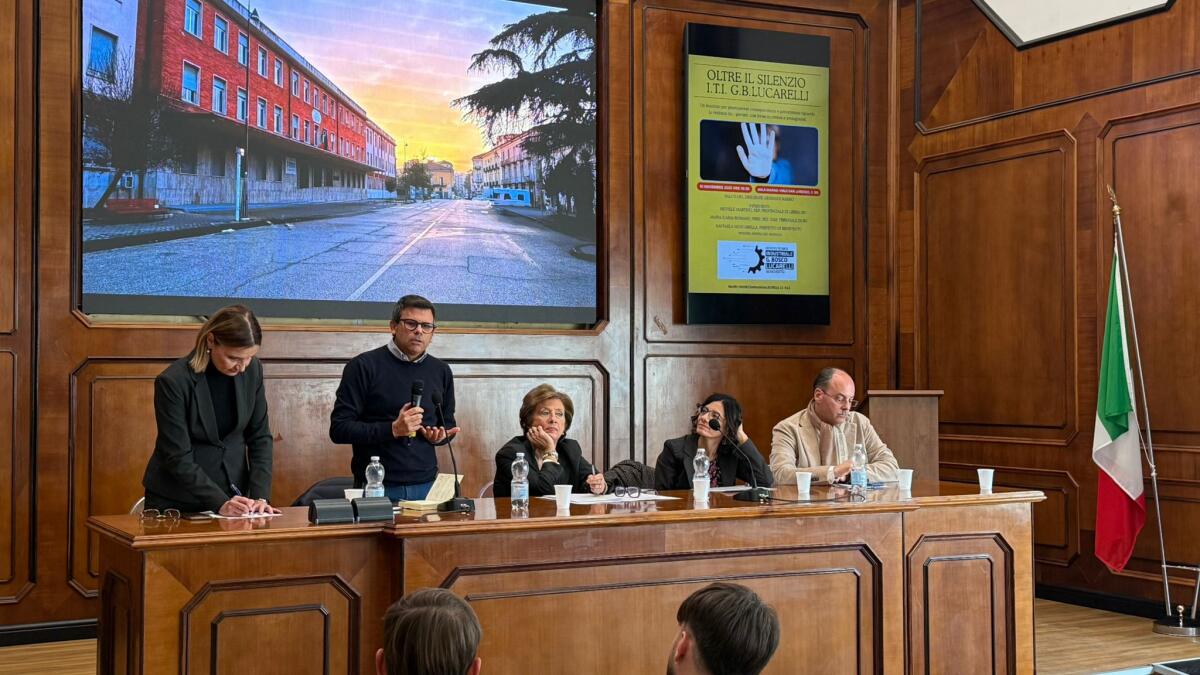 All’ITI “Lucarelli” di Benevento un dibattito per rompere il silenzio sulla violenza giovanile - 