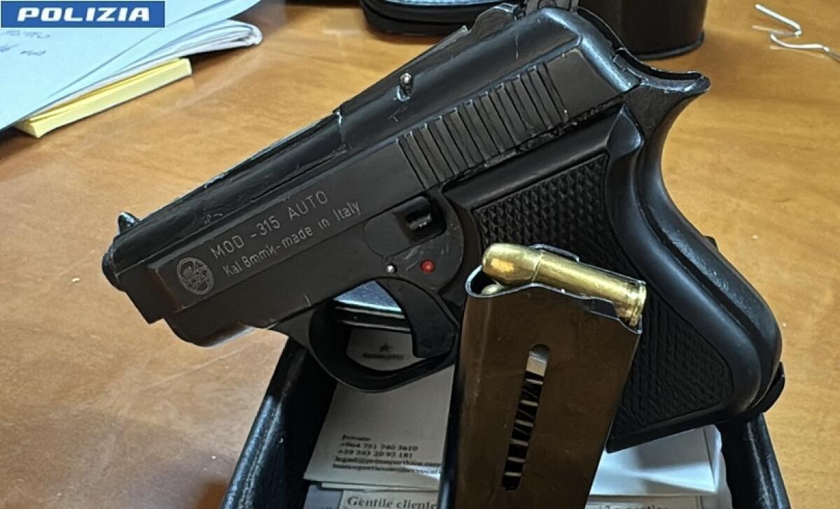 Girava armato di pistola, arrestato un 39enne. - 