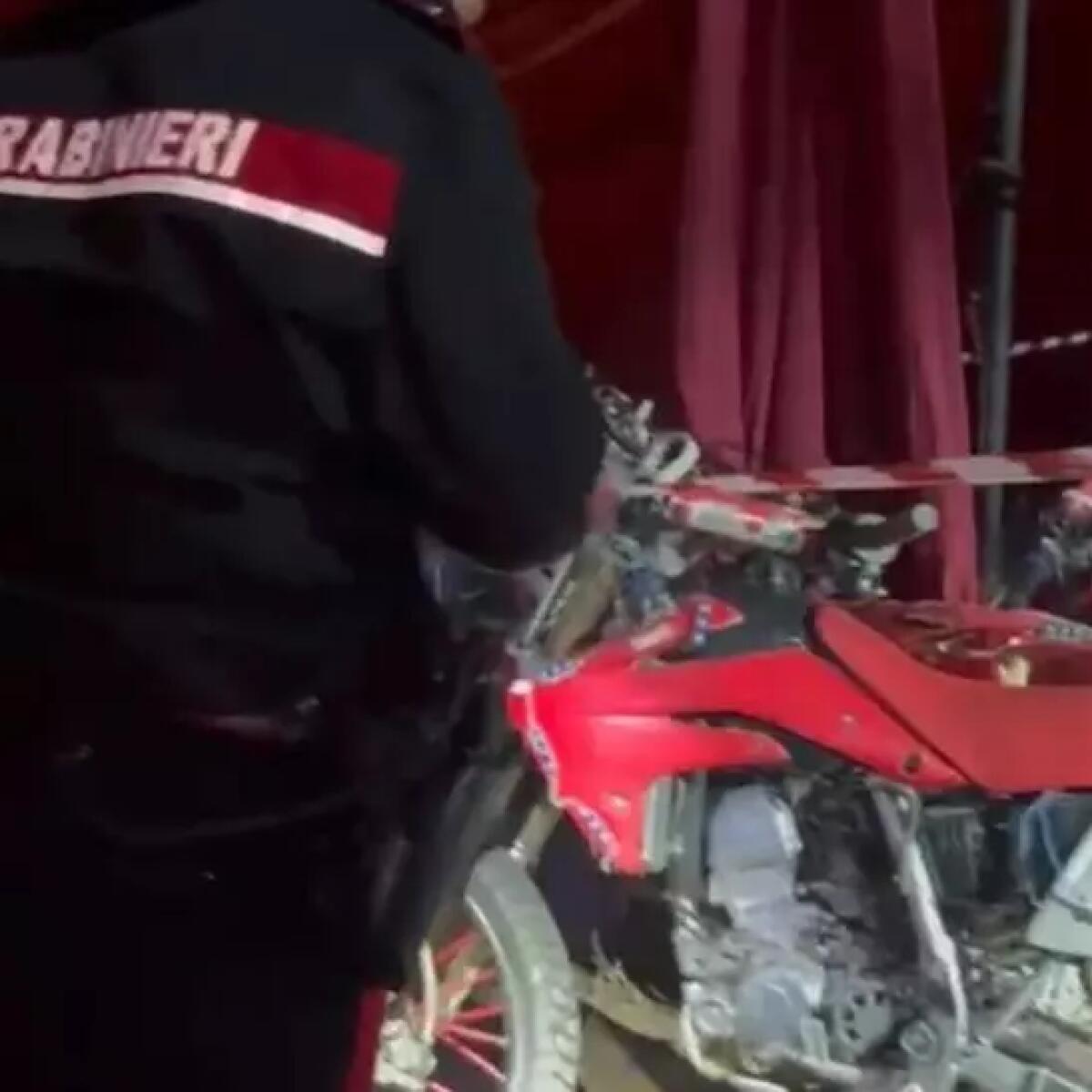 Scontro tra motociclisti al circo, morto stuntman - 