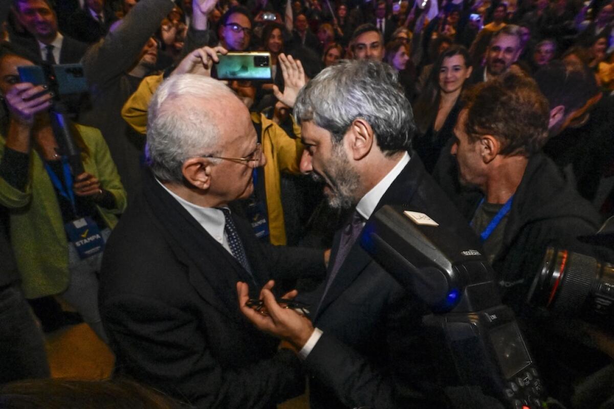 Regionali Campania:  Entusiasmo al comitato per Roberto Fico - 