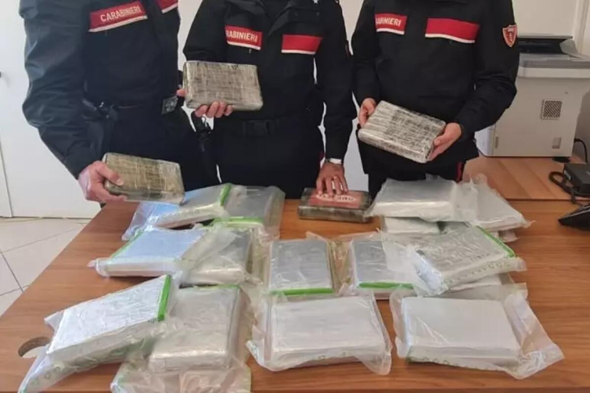Ventitrè chili di coca nel bagagliaio, arrestata una 40enne - 