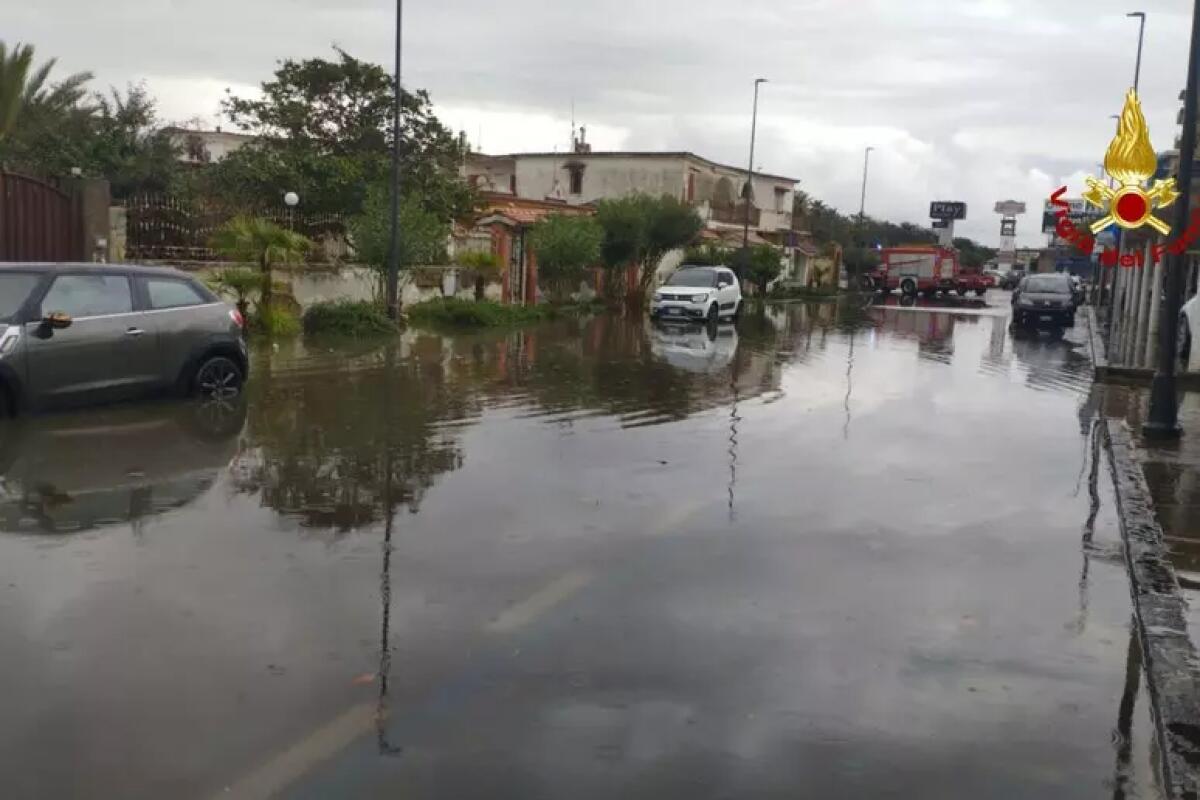 Maltempo nel Casertano,pompieri mettono in salvo bimbo di 7 mesi - 