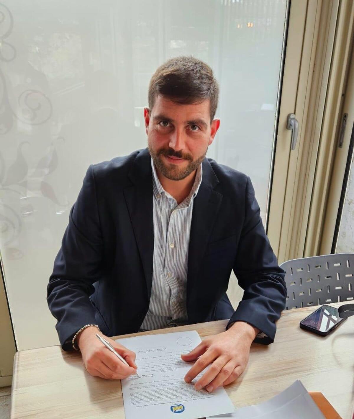 I 1212 voti di Francesco Casale a Cervinara fanno fischiare le orecchie a molti "professionisti della politica". - 