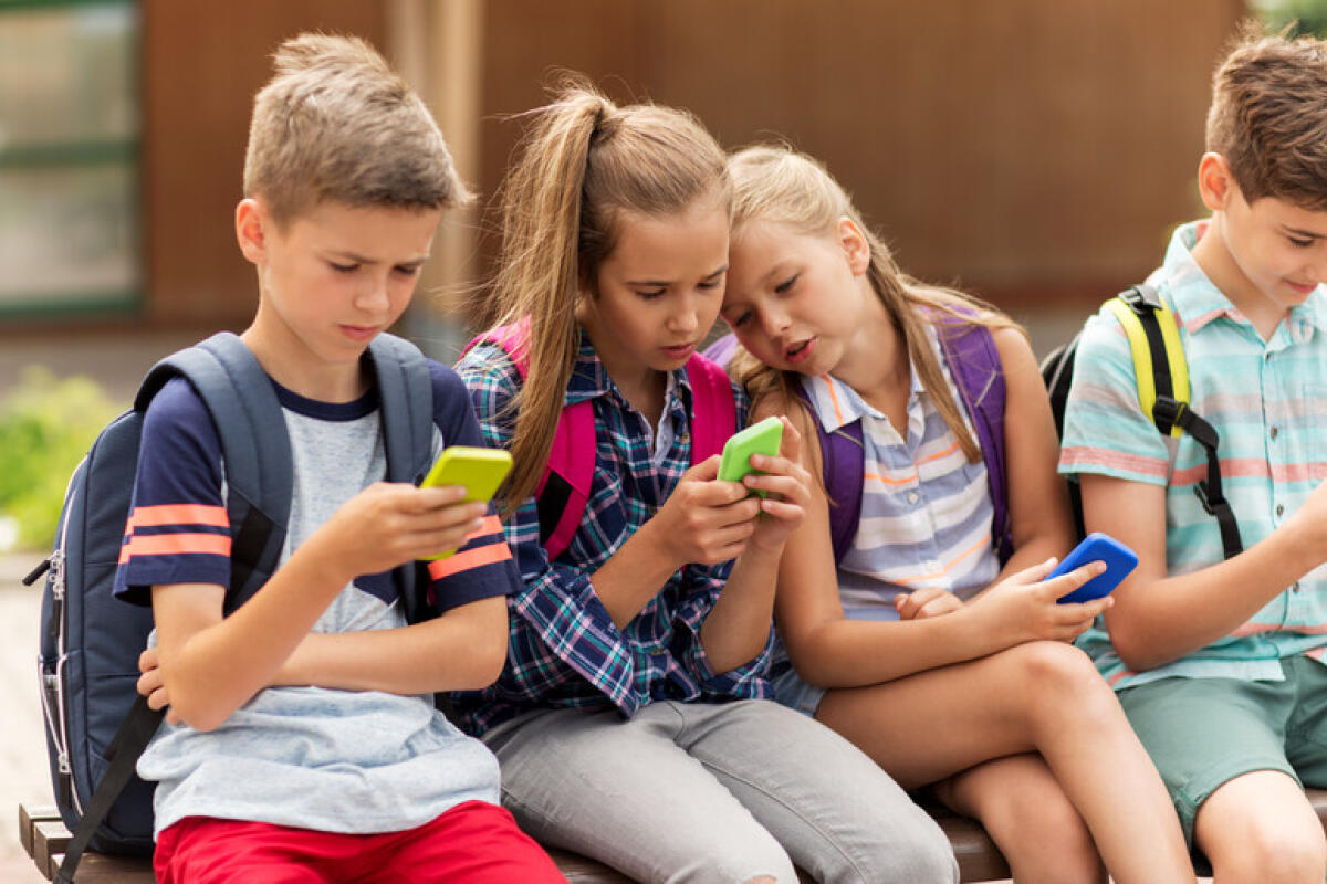 Bimbi troppo digitali, le nuove raccomandazioni dei pediatri - 