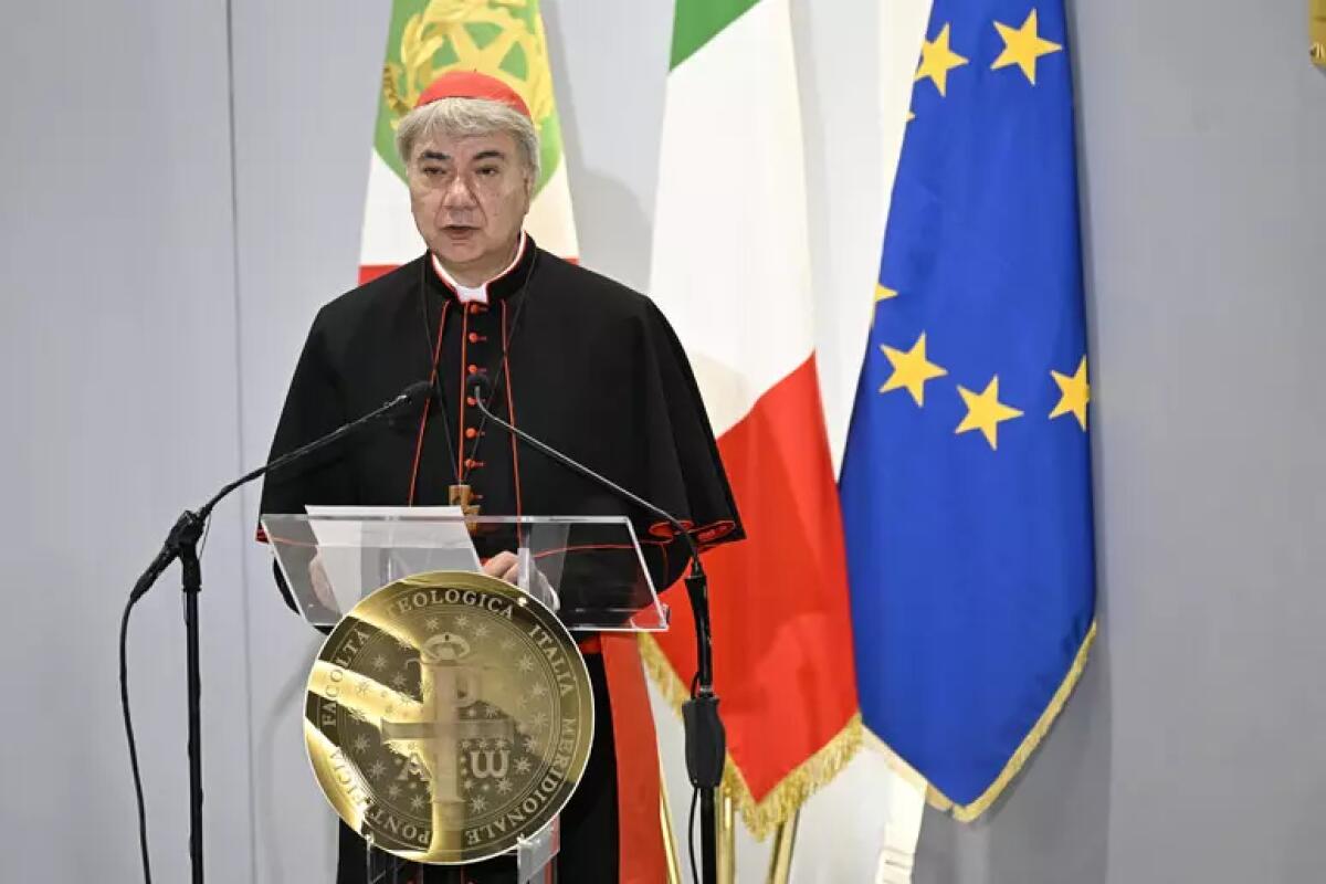 Cardinale di Napoli, politica vera è responsabilità non potere - 