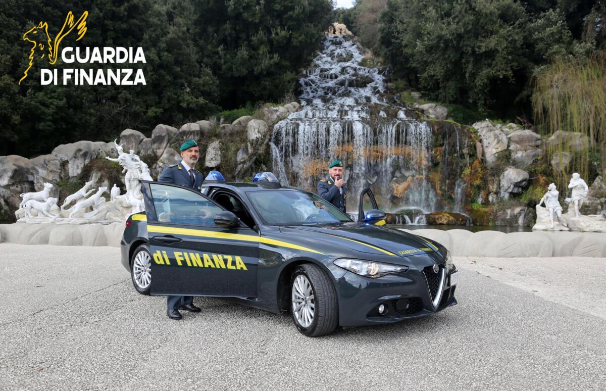 Sequestrate diverse tonnellate di materiale infiammabile presso una ditta di logistica di Maddaloni - 