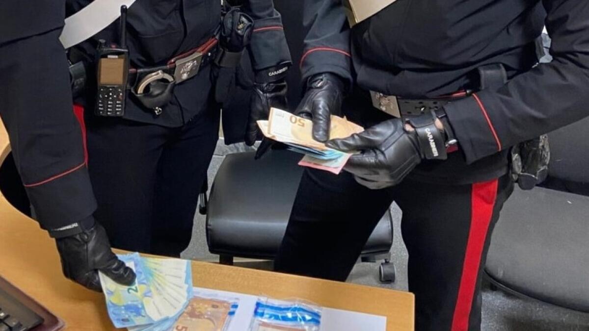 Irpinia. Alla guida con patente e banconote false, denunciati due coniugi - 