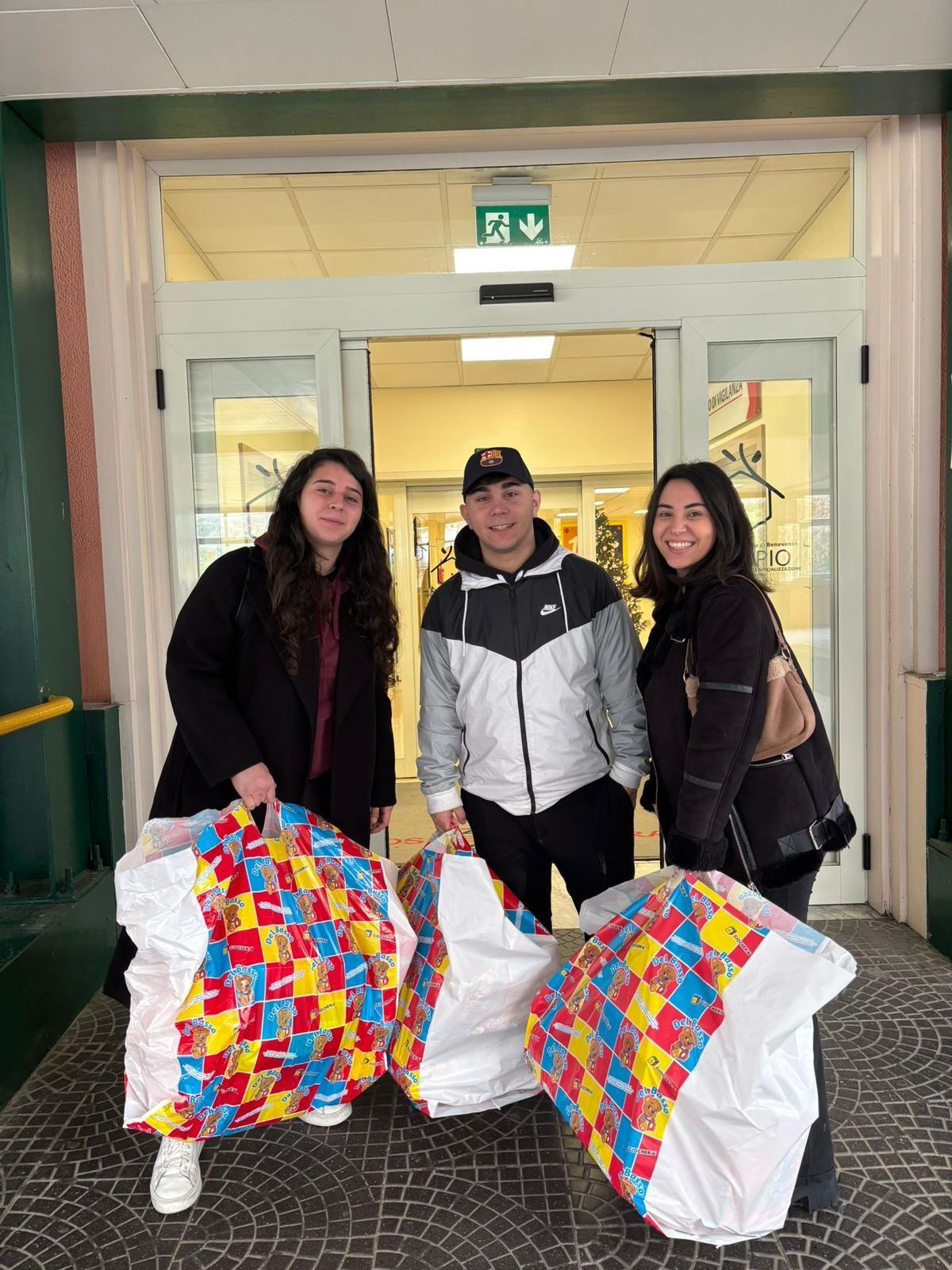 Movimento Giovani Caudini, un sorriso ai bambini del San Pio - 