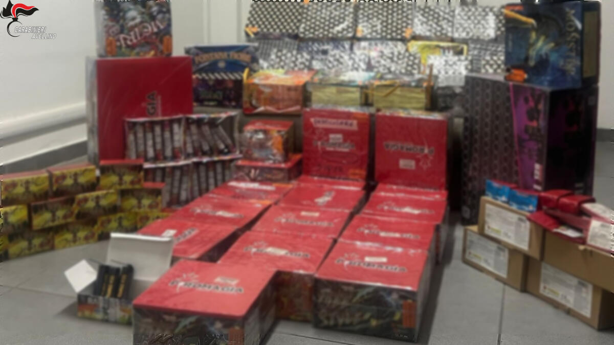 Melito Irpino: sequestro di fuochi pirotecnici, denunciato un 55enne - 
