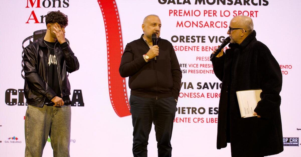 Montesarchio. Il Prestigioso Premio Mons Arcis assegnato a Pietro Esposito - 