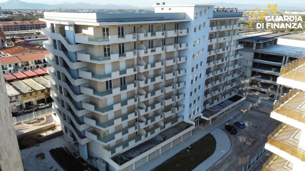 Sequestro preventivo di crediti d'imposta giacenti sui cassetti fiscali per circa 39 milioni di euro. - 