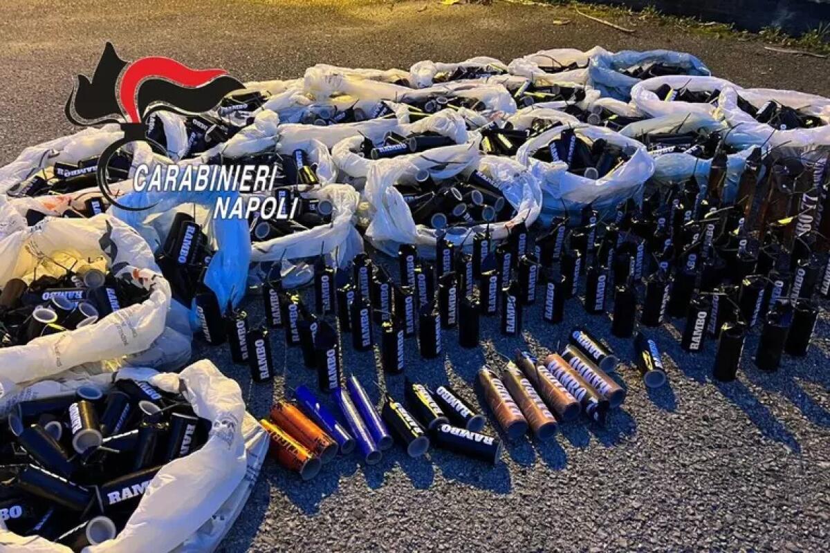 Sequestrati 1600 botti 'Cobra', tre arresti - 