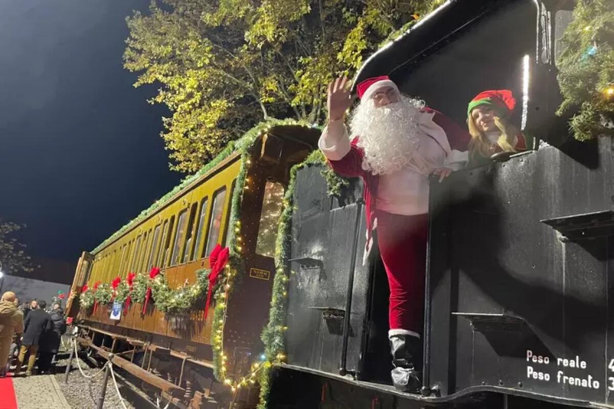 A Telese Terme Babbo Natale arriva in treno - 