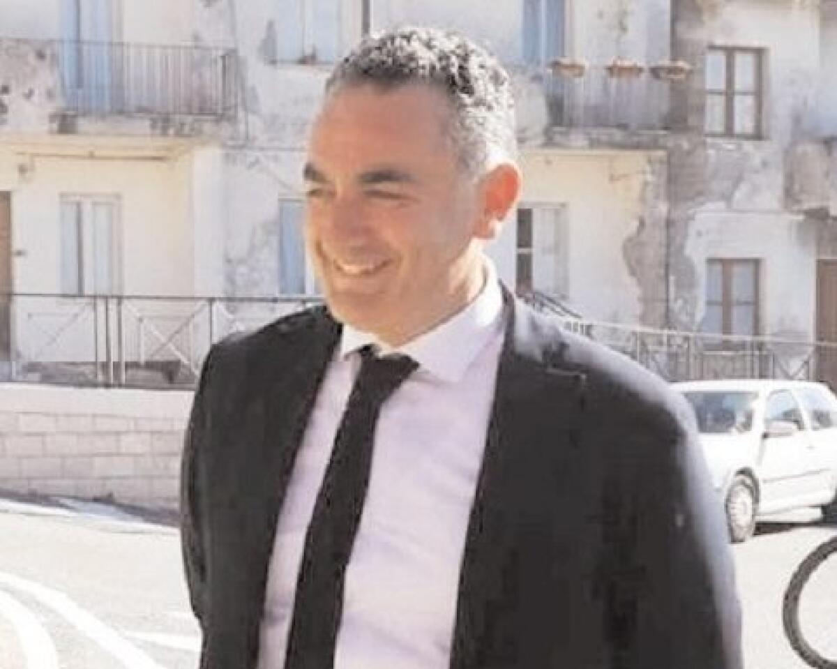 Comunità Montana del Taburno: presidente uscente può mangiare il panettone della Vigilia, ma non potrà bere lo spumante di Capodanno - 