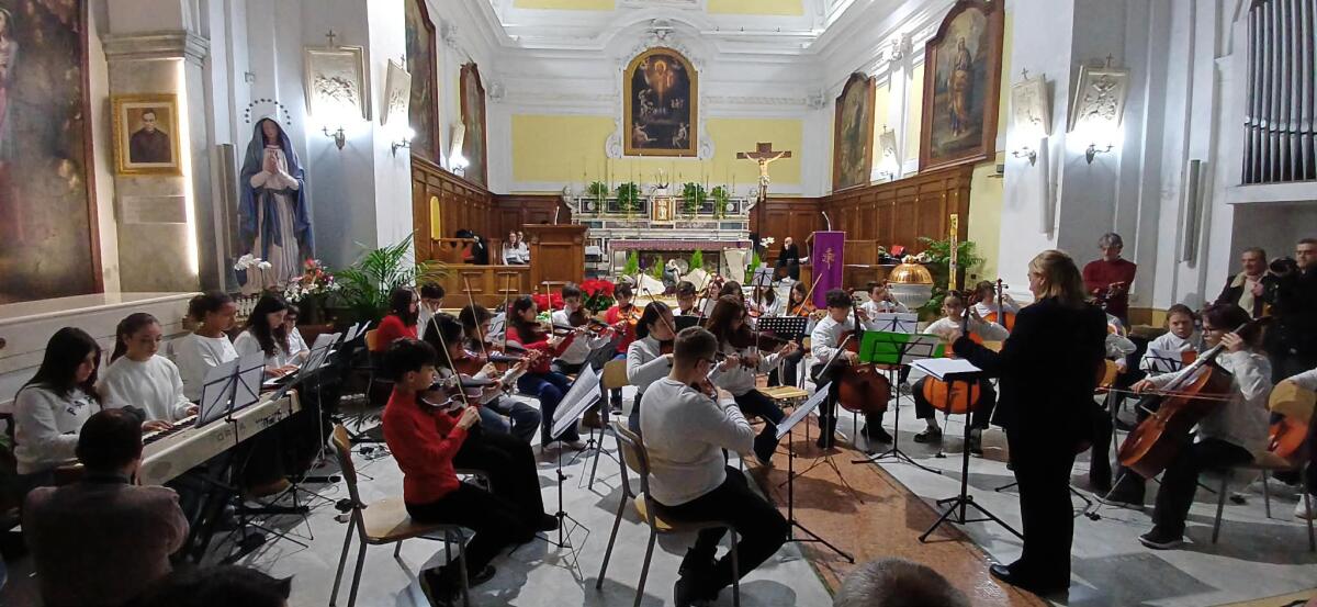 Concerto di Natale per gli allievi dell'IC Aurigemma Monteforte, piena sinergia tra scuola e Comune - 