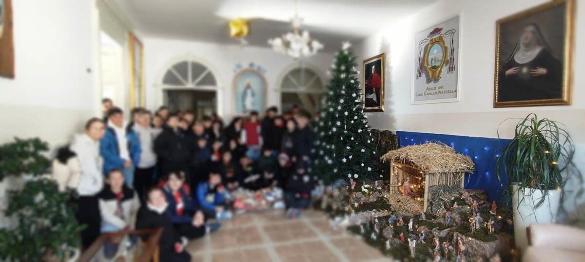 Vitulano, un dialogo tra generazioni, studenti in visita alle residenze per anziani - 