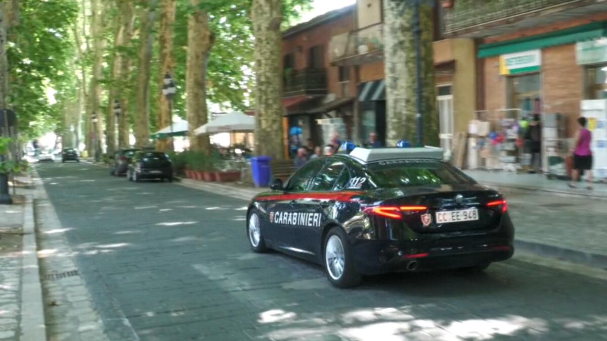 Ruba bottiglie di liquore in un supermercato denunciato un 65enne dell'Est Europa - 