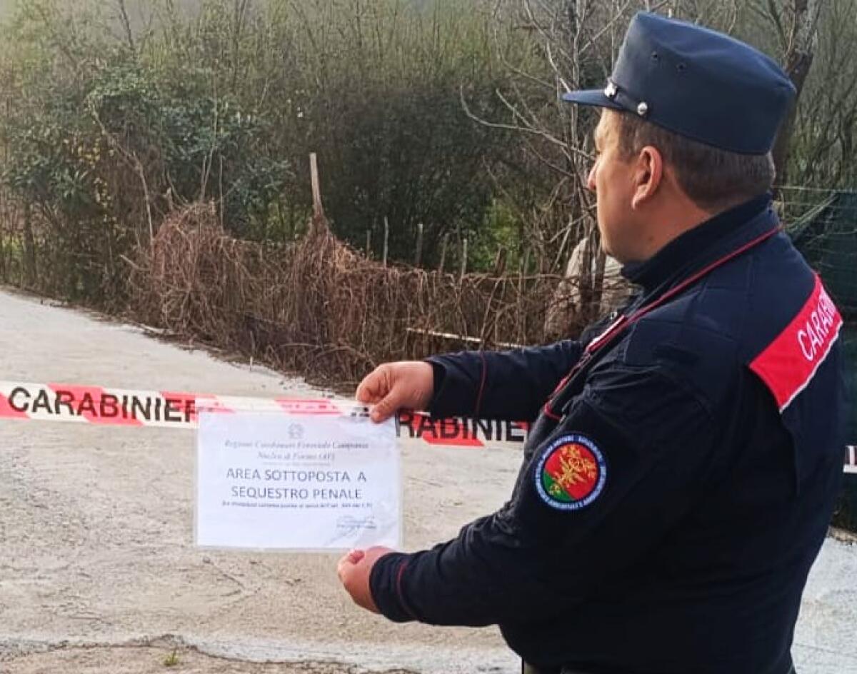 Realizzano strada in terra battuta in zona ad alto rischio frane, denunciati - 