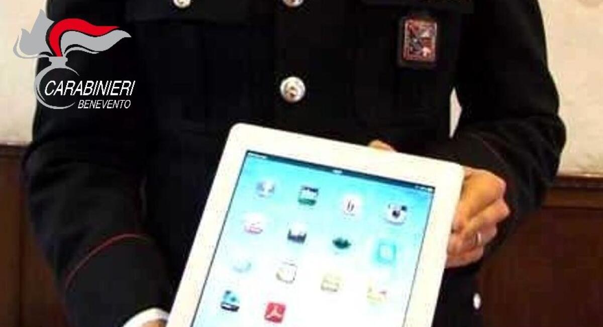 I Carabinieri recuperano materiale informatico trafugato da un istituto scolastico, denunciato un dipendente della scuola - 