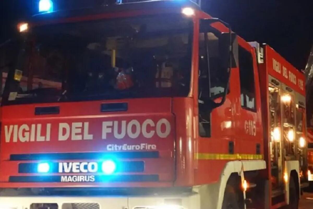 Incendio in casa, salvati dal cane Rocky - 
