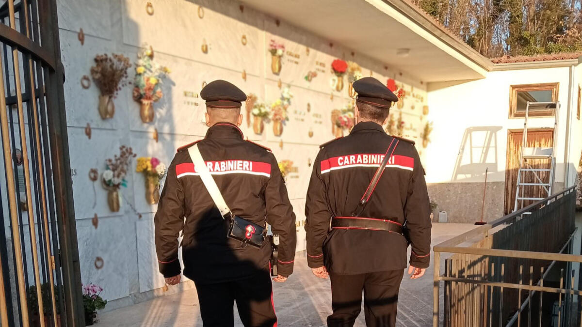 Furti in cimitero, arrestato dai carabinieri - 
