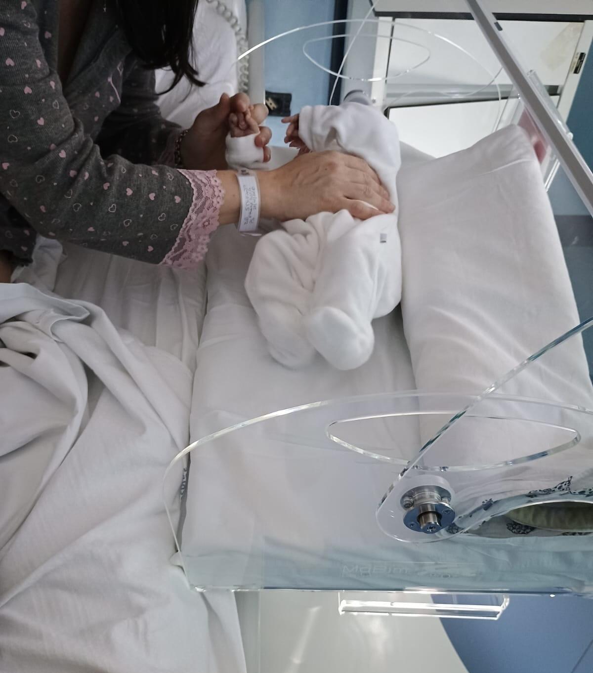 Maternità in sicurezza, al Cardarelli le cullette di ultima generazione che riducono i rischi per il bambino. - 