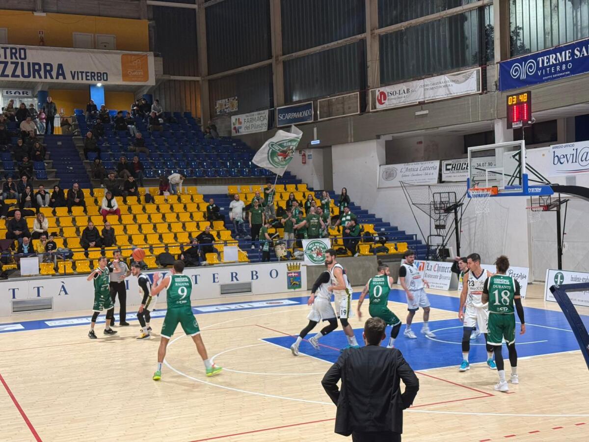 Finale amaro per la Scandone, Viterbo vince 77-75 dopo una lunga battaglia. - 